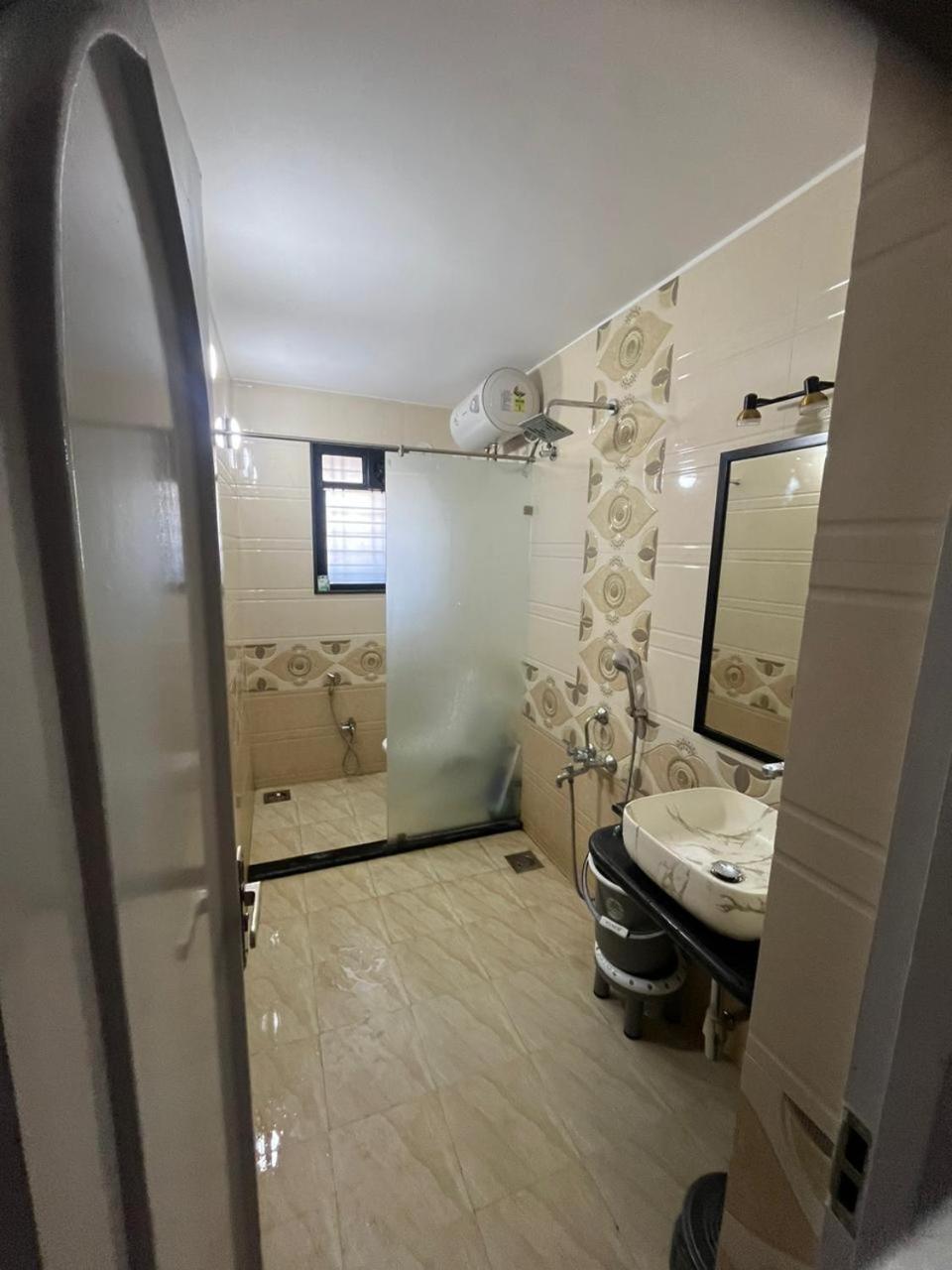 Luxurious 2bhk Fully Furnished 3*